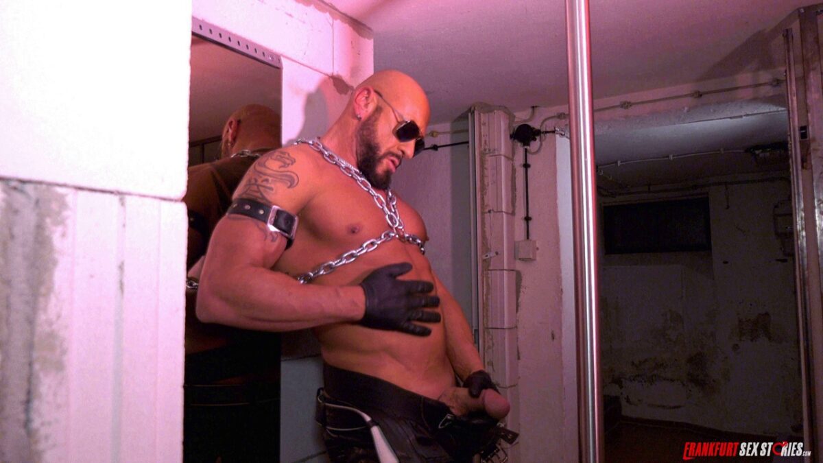 darek kraft jerks off in dungeon